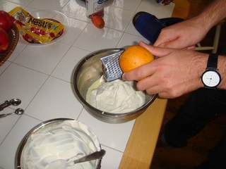 Illustration for article titled A MacGyver Chef Thanksgiving: Making Choco-Cranberry Mousse With a Hair Dryer